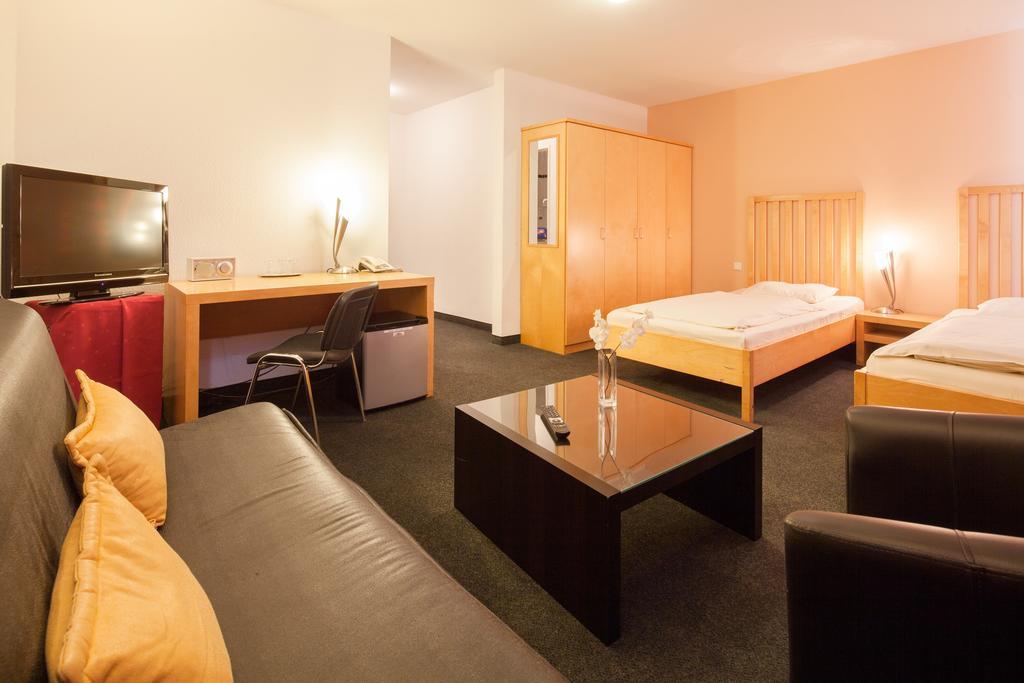 Hotel Bon Prix Fischenich Номер фото
